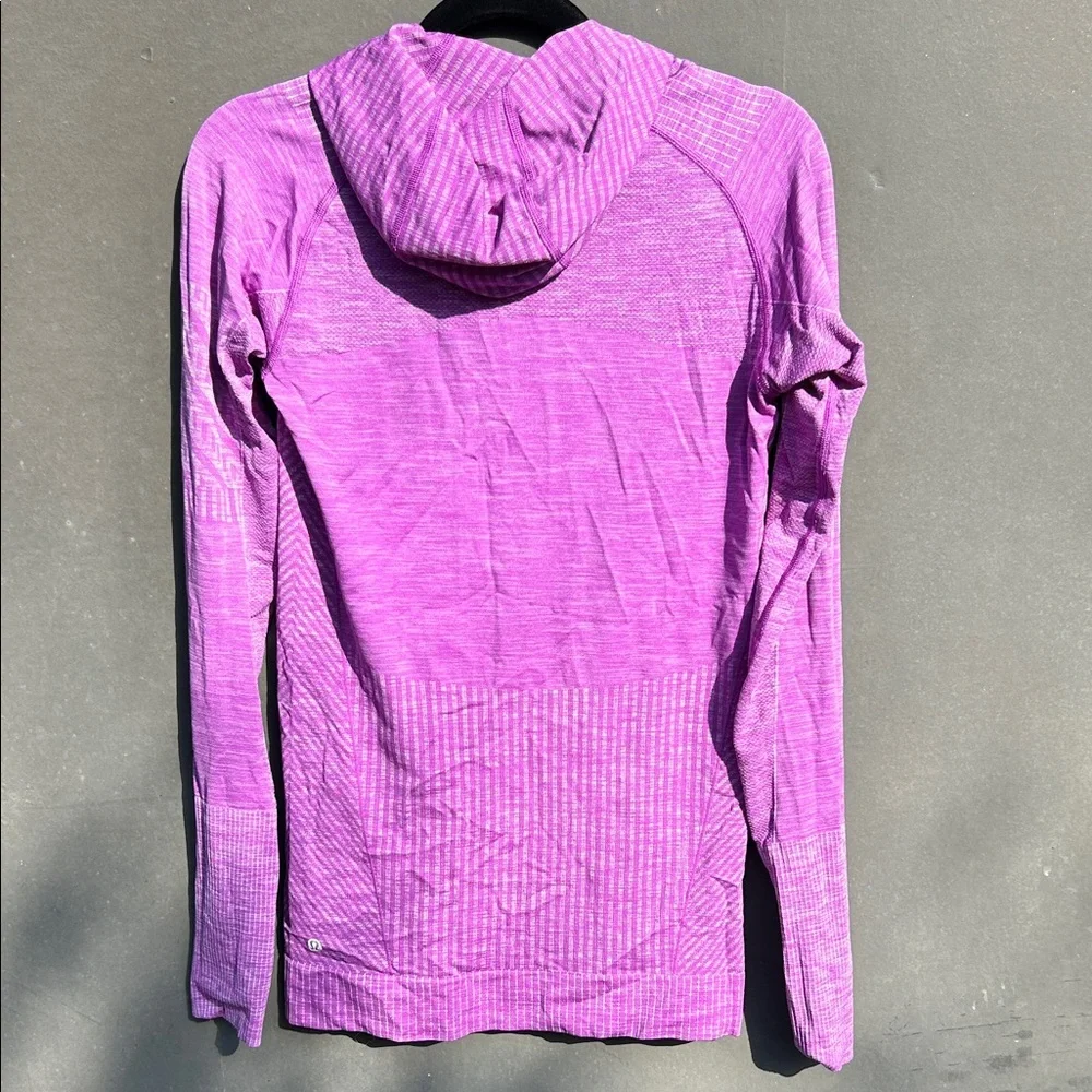 Lulu Lemon pullover - Picture 2 of 2